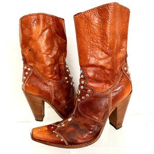 Made in Italy! Cowboy studded boots